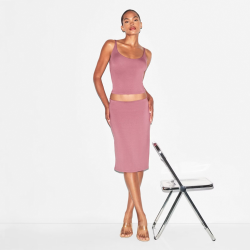 Топ SKIMS Smooth Layers Scoop Neck Cami Redwood