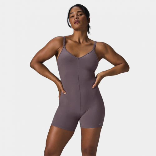 Комбинезон Alo Yoga Alosoft Suns Out Onesie Raisinette